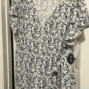 NWT AUW Women's Black and White Floral Wrap Top